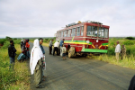 paskutinius 200km iki Kenijos važiavau autobusu, nes mašinų tame kelyje laaaabai jau mažai...